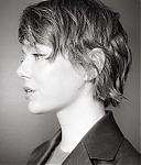637892343_emma-stone-for-bugonia-special-screening-and-q-a-in-new-york-city-5.jpg