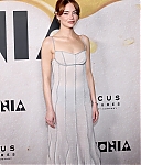 emma-stone-bugonia-premiere-in-new-york-city-014.jpg