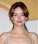 emma-stone-bugonia-premiere-in-new-york-city-028.jpg