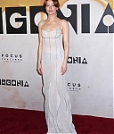 emma-stone-bugonia-premiere-in-new-york-city-030.jpg