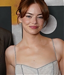 emma-stone-bugonia-premiere-in-new-york-city-057.jpg
