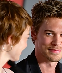 emma-stone-eddington-press-conference-2025_05_17-13.jpg